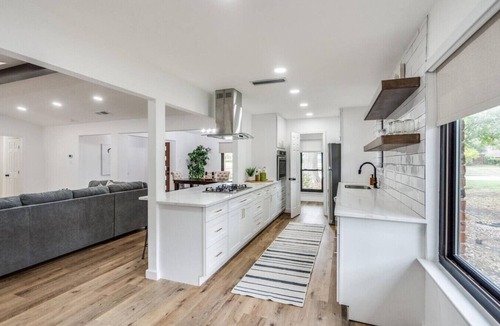 Richardson House | LUX Lounge | 3200+ SQ FT - Heated Pool & Jacuzzi