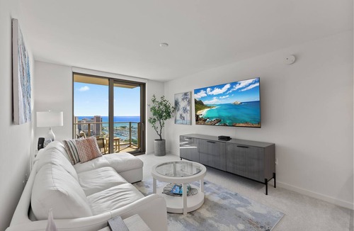 Ala Moana Condo | Lux Sky Ala Moana 39th Fl Modern Monthly Suite/Walk to the mall, Magic Island