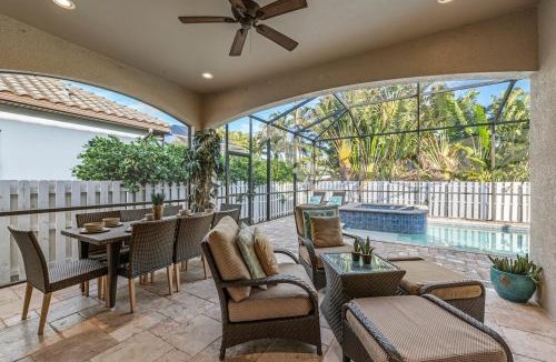 Naples Park Villa | Luxe Home 1mile Vanderbilt Beach, Pool Spa BBQ