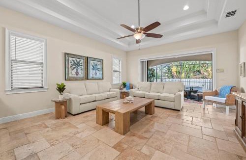 Naples Park Villa | Luxe Home 1mile Vanderbilt Beach, Pool Spa BBQ