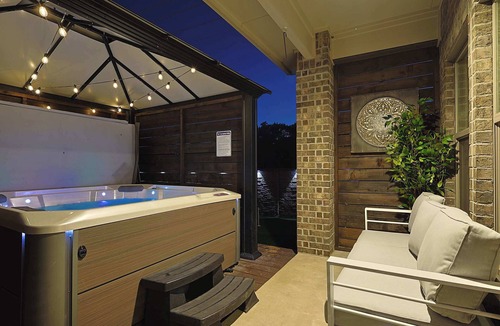 Royse City House | Luxe House Stay w Glamping, Pool, Golf Sim, Cinema