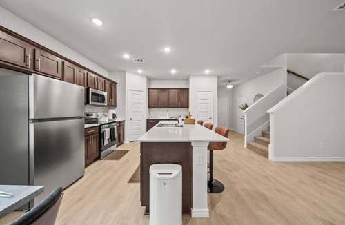 Denton House | Luxurious 4 Bed Duplex in Denton TX Near UNT &amp…