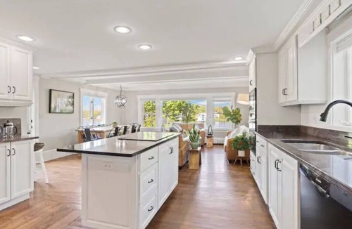 Cape Porpoise House | Luxurious 5 bedroom on the ocean with dock and kayaks