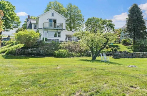 Cape Porpoise House | Luxurious 5 bedroom on the ocean with dock and kayaks