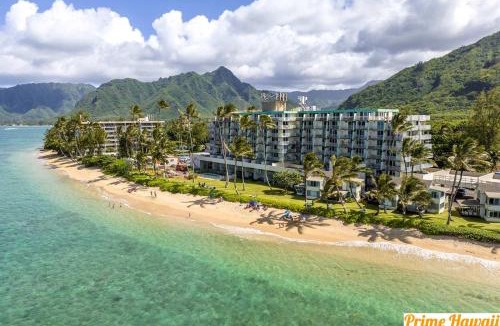 Punaluu House | Luxurious Beachfront Condo