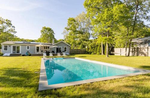 Hampton Bays House | Luxurious Hamptons House with Heated Pool & Grill