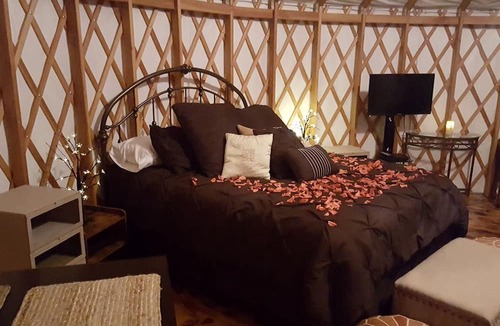 Flower Mound Cabin | Luxurious Lakefront Yurt Rental for a Romantic Getaway near Grapevine, Texas