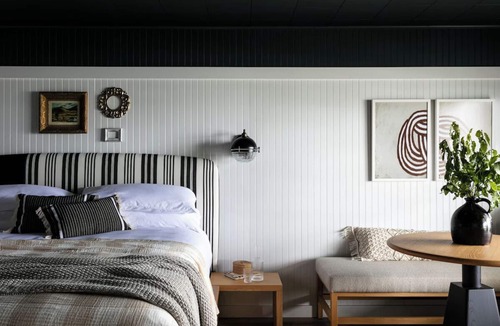 Ocean Point Hotel | Luxurious Oceanview Room for Memorable Couple Getaways | Private Beach Access