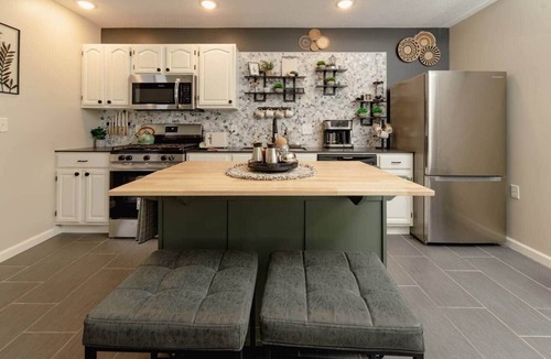 Conneaut Lakeshore Apartment | Luxurious One-Bedroom Gem Near Conneaut Lake
