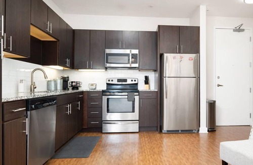 Grandview Heights Apartment | Luxury 1 Bedroom in Grandview