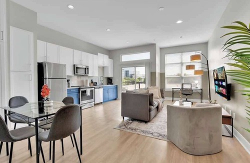 Deep Ellum Apartment | Luxury 1BD | Deep Ellum | Parking | Pool+Gym