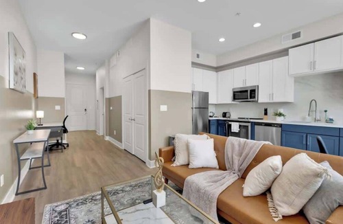 Deep Ellum Apartment | Luxury 1BD | Deep Ellum | Parking | Pool+Gym