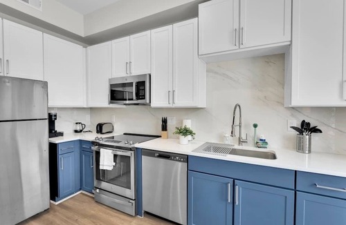 Deep Ellum Apartment | Luxury 1BD | Deep Ellum | Parking | Pool+Gym