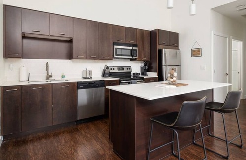 Grandview Heights Apartment | Luxury 2-Bed 2-Bath in Grandview
