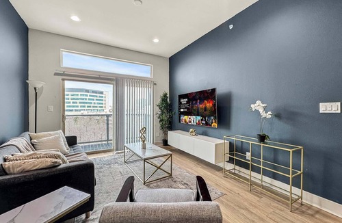Deep Ellum Apartment | Luxury 2BD | Deep Ellum | Parking | Pool+Gym