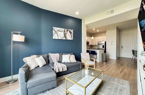 Deep Ellum Apartment | Luxury 2BD | Deep Ellum | Parking | Pool+Gym