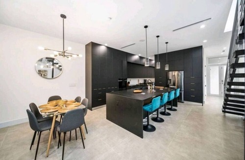 Victoria Park House | Luxury 3/4 Home in Las Olas with Pool and Hot Tub Near the Beach