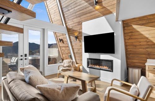 Glendale House | Luxury A-Frame Retreat near Zion & Bryce with Hot Tub