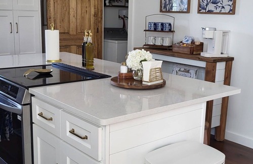 Black Creek House | Luxury Barn Loft , Horses + Hot Tub