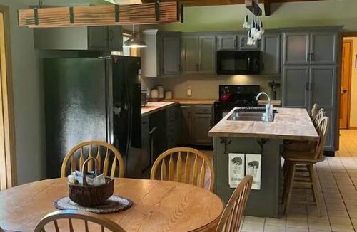 Town of Webb House | Luxury Cabin with Indoor Heated SaltWater Pool!