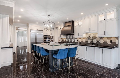 Brampton House | Luxury Castlemore Estate Spacious Lot With Parking