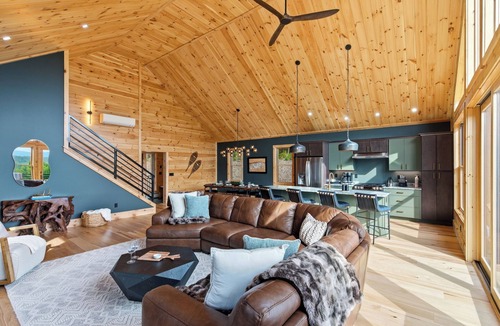Bethel House | Luxury Chalet w/Hot Tub, Game Rooms & Mtn Views