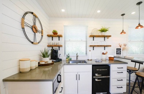Waco House | Luxury Container Home | Pickleball | Rooftop Patio