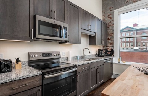 Bangor Apartment | Luxury Downtown Bangor Apartment