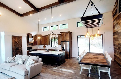 Eden Cabin | Luxury Eden Retreat, Hot Tub, Game Room, Sleeps 16+