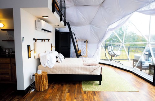 Cedar Bluff Resort | Luxury Geodesic Dome: Hot Tub & Lake Views