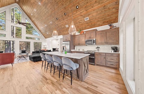 Hochatown Cabin | Luxury Hillside Haven, Hot Tub, Firepit, Sleeps 13