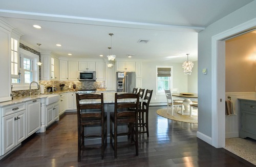 Bonnet Shores House | Luxury Home in Bonnet Shores 1/4 mile walk to Kelly Beach!