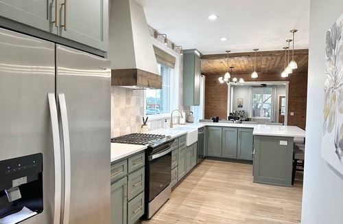 Nashville House | Luxury Home Near Crater of Diamonds 3 King Beds 2 Full Baths Sleeps 7