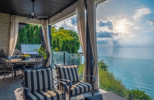 Port Dalhousie House | LUXURY LAKEFRONT HOME WITH PRIVATE BACKYARD BEACH & SPECTACULAR VIEW