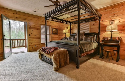 Ellijay Cabin | Luxury Lakeside Lodge ✨ - Hot Tub, Game Room, Sleeps 13