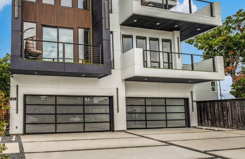 West Dallas House | Luxury Newly Built 4 BR 4 Bath Home w/Rooftop and Grill!