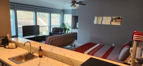 Barker Apartment | Luxury Private Studio, Quiet, Residential Area, No Complex
