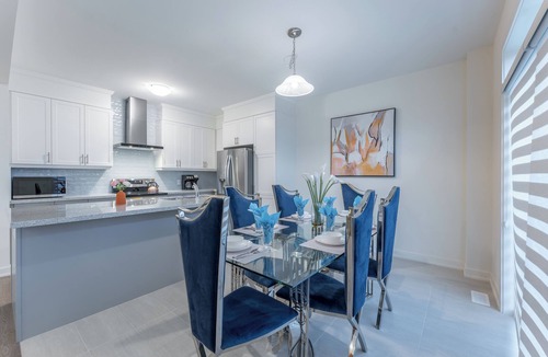 Winona House | Luxury & Spacious 4BR ~ Stoney Creek ~ Hamilton