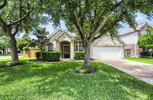 Klein House | Luxury Spring Home: Community Pool and Family Fun