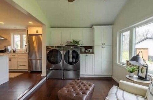 Youngstown House | LVR's Luxury Lakefront Farmhouse