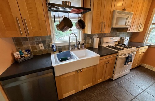 Lyndhurst House | Lyndhurst 3 BR 1 Bath Home for Monthly Rental w Smart TVs and wood flooring in quiet neighborhood