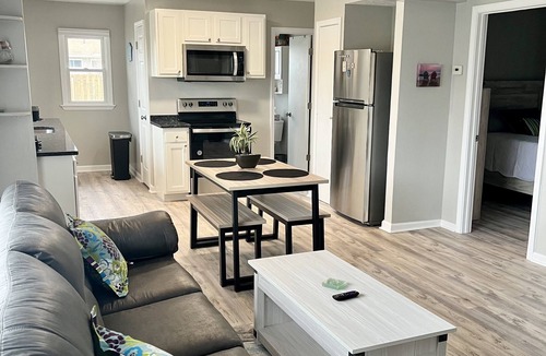Lake Breeze Park House | Madison on the Lake Home with Lake Erie views & Pool in Wine Country!