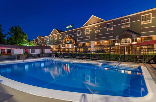 Augusta Hotel | Maine Evergreen Hotel, an Ascend Collection Hotel