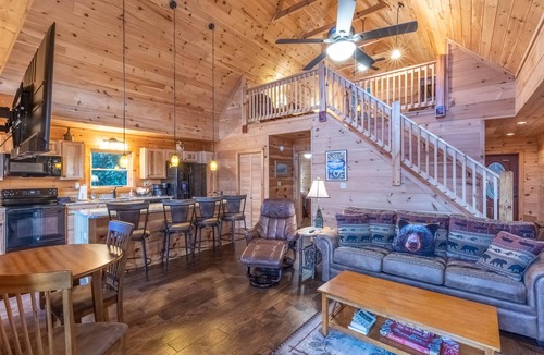 Whittier Cabin | Majestic Views-Hot Tub - Views - Gas Firepit -4WD-AWD