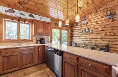 Wiscasset House | Make Shimmering River Retreat your Maine Coastal getaway!