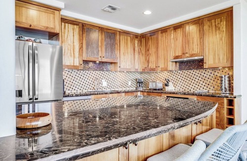 Wailea Condo | Makena Surf - CoralTree Residence Collection