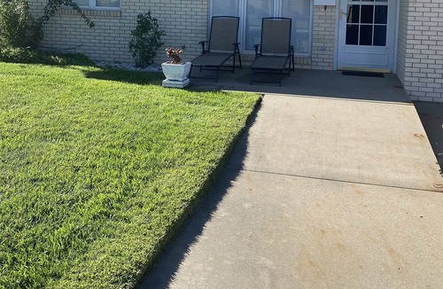 Great Bend House | Mamere's Duplex~Comfy large 2 bedroom