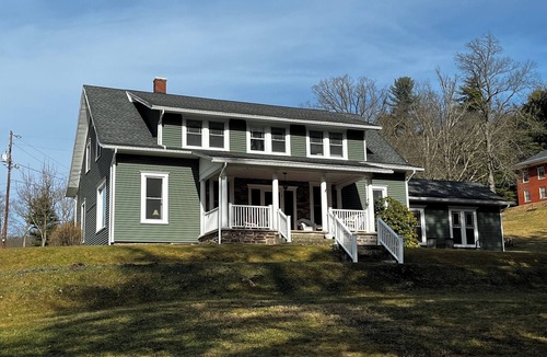 Roaring Branch House | Manor House - a welcoming 5-bedroom getaway on 110 acres in Roaring Branch