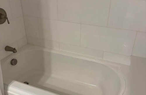 Cumberland Center Bed & Breakfast | Maplewood 4B (Green Room)