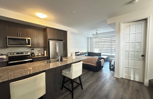 Mount Pleasant House | Masters Bedroom en-suite washroom living